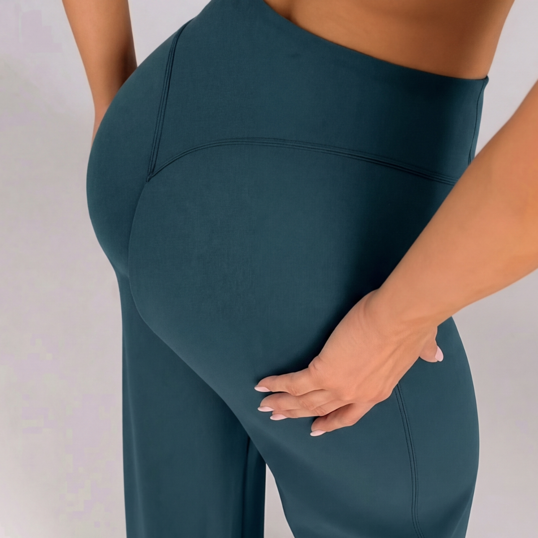 Ascend™ Flare Leggings